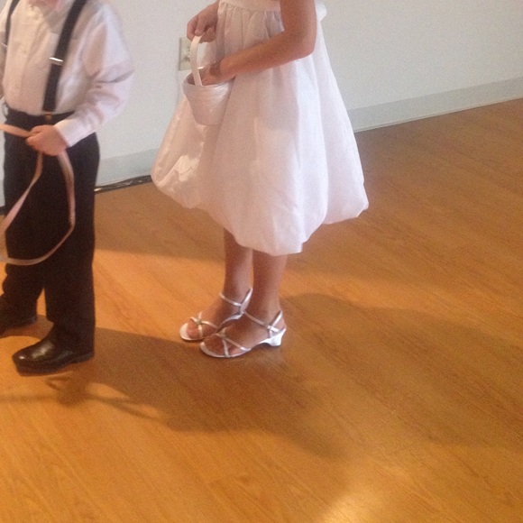 David’s Bridal Flower Girl/ First communion white dress size 7 - Picture 8 of 11